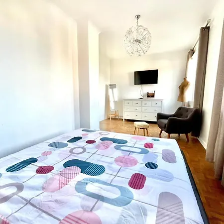 Duplex Dans Maison - Proche Paris Apartment