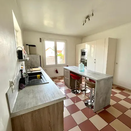 Duplex Dans Maison - Proche Paris Apartment *